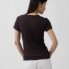 T-shirt moderne à col rond