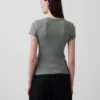 T-shirt moderne à col rond