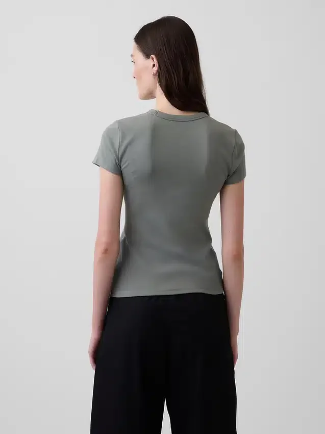 T-shirt moderne à col rond