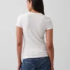 T-shirt moderne à col rond