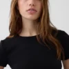 T-shirt moderne à col rond