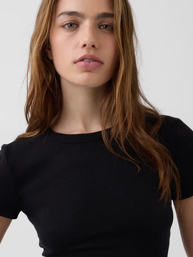 T-shirt moderne à col rond
