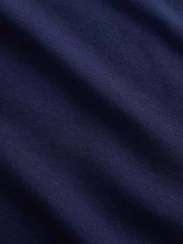 T-shirt moderne à col rond