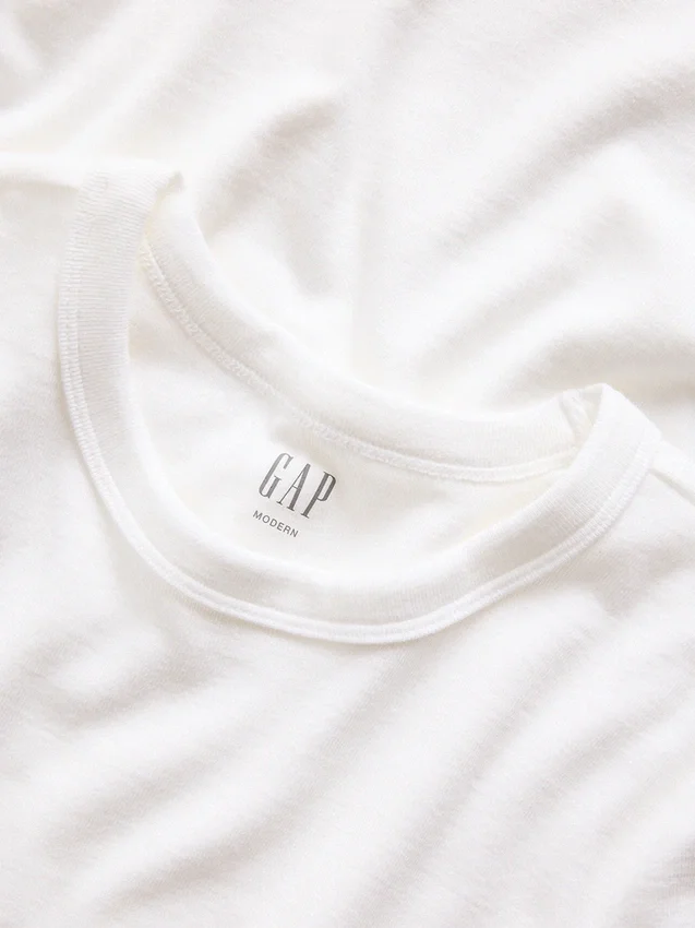 T-shirt moderne à col rond