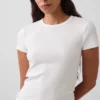 T-shirt moderne à col rond