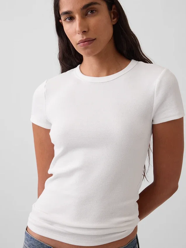 T-shirt moderne à col rond