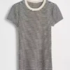 T-shirt moderne à col rond
