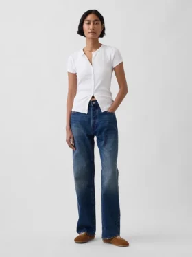 T-shirt moderne à col rond et boutons sur le devant