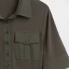T-shirt utilitaire moderne à manches trois-quarts