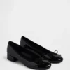Talons en cuir verni vegan