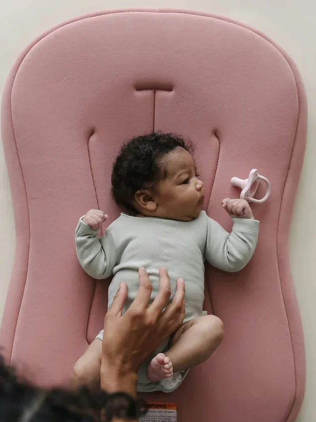 Transat pour bébé Snuggle Me Curve