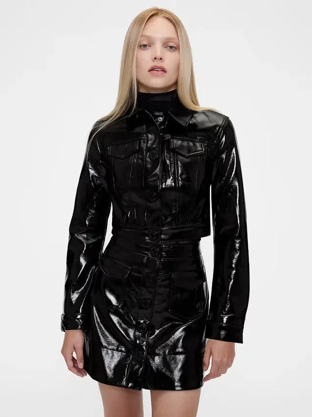 Veste courte en cuir verni vegan Gapstudio