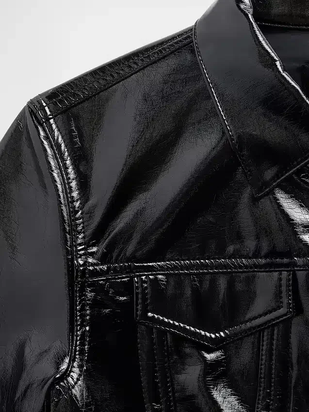 Veste courte en cuir verni vegan Gapstudio