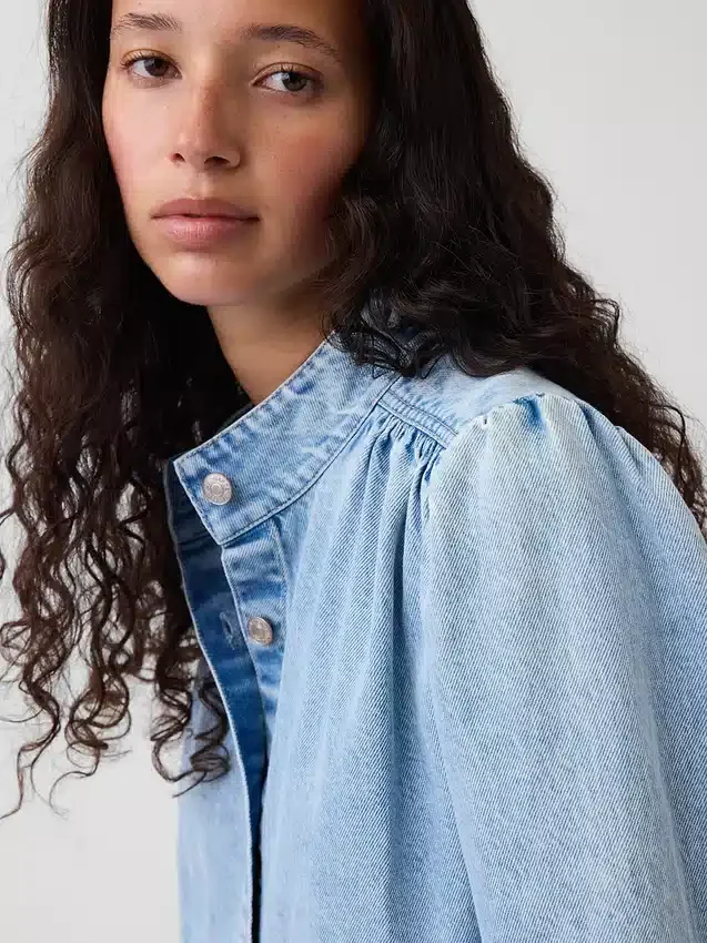 Veste courte en denim à coupe évasée