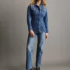 Veste en denim longue et cintrée