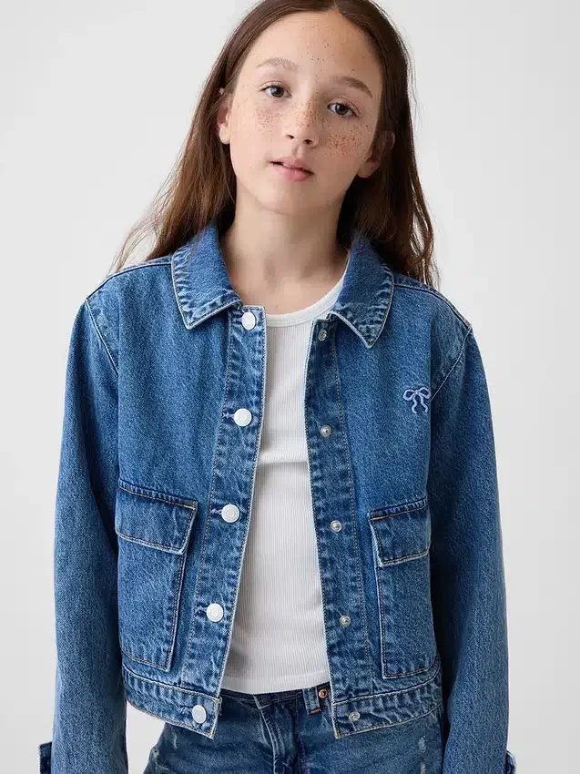 Veste en denim pour enfant à poches plaquées