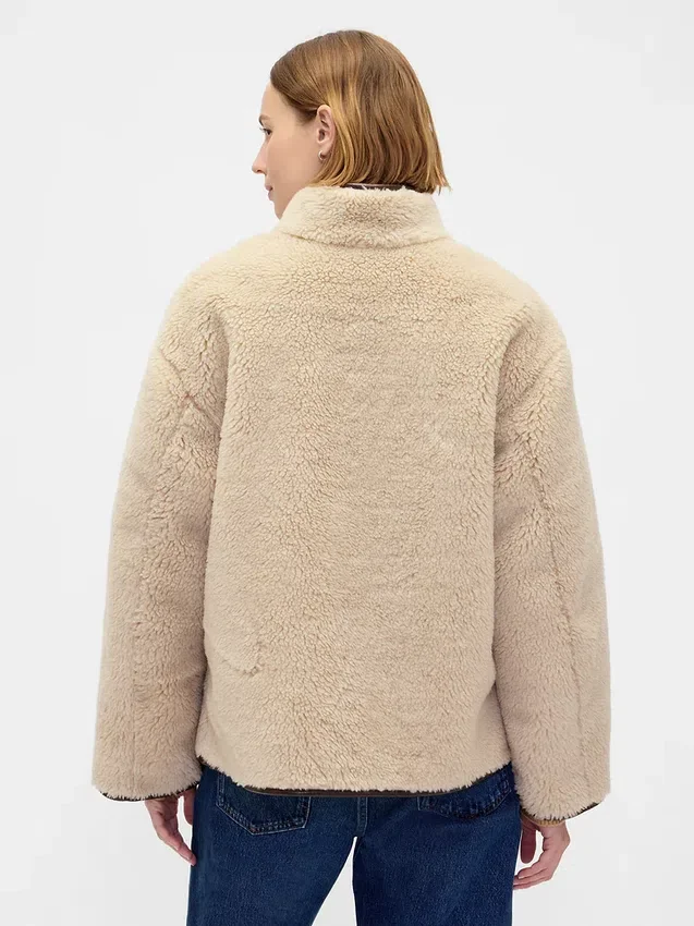 Veste en sherpa recyclé avec finitions en cuir vegan